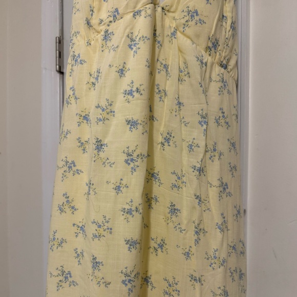 Hollister Butter Yellow Floral Maxi Dress - Picture 7 of 8